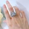 Choucong Bagues de mariage étincelantes Bijoux fins de luxe 100% solide en argent sterling 925 Forme de coussin Blanc Moissanite Diamant Pierres précieuses Fête Femmes Couple Bague de mariée