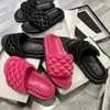 Paris Męskie i kobiety Kapcie luksusowe sandały sandały modne pikowane pary kapcie marki Herringbone kapcie pikowane kanał Casual Buty designerskie buty