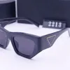 2024 مصمم العلامة التجارية الجديد نظارة شمسية للأزياء نساء مربعات Simple Sun Glasses Triangle Mark للجنسين ظلال فاخرة