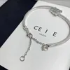 Designer Bracciale in metallo dorato Braccialetti da donna in acciaio inossidabile Gioielli con ciondoli Modelli classici Regali casual per le feste