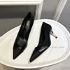 Paris 2024 Escarpins Sexy Dames Marque De Luxe Chaussures À Talons Hauts Femmes Pied De Poule En Métal Chaussures À Bout Pointu CD avec Talon Élégant Bureau Stiletto Sandales Chanes Slide