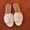 Luxurys Designer Charm Slipper Outdoor Loro Slide Sunny Mans Womens Sandale Sanne Piscine de plage 2024NEW CAS CASS