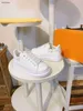 Nya barn Little White Shoes Högkvalitativa Baby Sneakers Storlek 26-35 Inklusive lådor Flera stilar Girls Boys Shoes Jan20