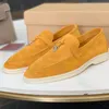 2024 Hoge Kwaliteit Vrouwen Suède Buiten Lopen Platte Loafers Ronde Neus Runway Merk Designer Dames Slip Op Hot Koop Echt leer Zachte Wandelschoenen Vrouwelijke