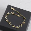 Braccialetti con ciondoli di lusso Bracciale a catena con lettera di marca da donna Regalo di compleanno per ragazze Festa di fidanzamento Gioielli in oro argento super cassico