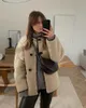 Vestes Femmes Veste en peluche d'agneau 2024 Hiver Élégant Épaissir Chic Corne Bouton Manteau Douce Fourrure Intégrée O-Cou Casual Outwear Femme