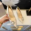 Sapatos de vestido 2024primavera e outono carta água diamante fivela salto alto apontado fino único boca rasa mulheres