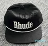 Бейсбольные кепки Черные шапки Rhude Rhude для мужчин и женщин Винтаж Snapback Тяжелая вышивка Бейсбольная кепка с белой веревкой623OMOWF