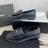 Luxe Femmes Designer Classique Diamant Poche Mocassins Marque Française Mode Noir Sac À Dos Boucle Chaussures Habillées Scarpe Semelle Épaisse En Peau De Mouton Chaussure Formelle Chaussures Casual