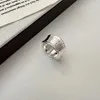 Clusterringen "Echt S925 Sterling Zilver Materiaal" Handgemaakte Engelse Letter Brede Ring Glad Kan worden aangepast van 8 tot 10