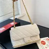Recém-chegados 24C Chain Bag Designer Bolsa de Ombro de Luxo Mulher Crossbody Bag Flip Bag Satchel Clutch Bag Mochila Cg Camellia Metal Buckle Fashion Bag