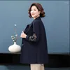 Trench da donna Primavera Autunno Giacche a vento Donna 2024 Risvolto Ricamo Cappotto Mamma indossa soprabito Bobina Fibbia Capispalla femminile