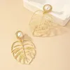 Boucles d'oreilles en peluche Bohemian Fashion Big Palm Leaf Drop pour les femmes Imitation de noix de coco Imitation Pearl Boho Beach Jewelry