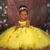 Yellow Flower Girl Sukienki Sheer szyi warstwy tiulowe suknie balowe sukienka Księżniczka Królowa małe dzieci kolorowe kwiaty sukienki urodzinowe sukienki małżeństwo nf029