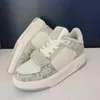 Нескользящие и износостойкие кроссовки MLB Dad Shoes Chunky Liner Basic NY Yankees доступны в сером цвете для мужчин и женщин.