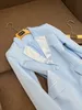 2024 Lente Hemelsblauwe Effen Kleur Tweedelige Broeksets Lange Mouw Notched Revers Single-Button Blazers Top + Flare Broek Broekset Tweedelige Pakken O4J152225