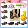 Designer Casual Platform Anti-Collision Pannband Slides tofflor Män Kvinnan bär resistent läder Vitrosa strandgummi loafer Sliders Slipper Storlek 36-45