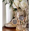 Najlepszy prawdziwy złoty pierścień starożytny wisiorek monety Lucky Compass Bacchus Dioniysos Modna biżuteria Kobiety Dziewczyny na imprezę codzienne noszenie