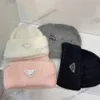 P estilo crianças coelho chapéus de cabelo moda carta boné para crianças outono inverno meninas meninos macio quente gorros a9024