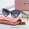 المصمم موي موي النظارات الشمسية دورة فاخرة أزياء رياضية استقطاب MIUI MIUI Sunglass Mens Womans Summer Vintage Driving Beach White Goggle Butterfly Sun Glasses