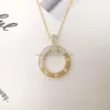 Pingente circular lindo colar pavimentado com diamantes em ouro maciço