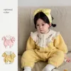 冬の韓国の幼い女の子のロンパースとベルベットの厚いスプレッチ温かい生まれた女の子のワンシー刺繍florlaの女の赤ちゃん