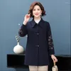 Trench da donna Primavera Autunno Giacche a vento Donna 2024 Risvolto Ricamo Cappotto Mamma indossa soprabito Bobina Fibbia Capispalla femminile