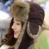 Berets Men Femmes Hiver chapeau unisexe imperméable Lei Feng avec molleton à oreille à doublure en polaire pour les couples de couleur unie