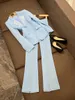 2024 Lente Hemelsblauwe Effen Kleur Tweedelige Broeksets Lange Mouw Notched Revers Single-Button Blazers Top + Flare Broek Broekset Tweedelige Pakken O4J152225