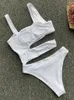 Draag uitgesneden eendelig badpak vrouwen sexy badmode 2023 nieuwe monokini witte strandkleding zomer badpak zwempak