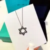 Bijoux de créateur Sailormoon Hexagram Star Collier exquis et à la mode Pendentif creux