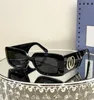 نظارة شمسية مصممة فاخرة للرجال والنساء رجالي بارد نمط الساخن الكلاسيكية 0811S أسود رمادي امرأة مربعة إطار نظارات نظارات نظارات مع مربع أصلي