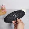 Boinas tejidas de paja de primavera para mujer Diseñador Boinas irregulares Carta de moda Sombrero de punto Señoras Casual Skullcap Tendencia Gorra octogonal transpirable