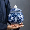 Caddio de té de porcelana azul y blanco estilo chino Jar de almacenamiento sellado Jar de almacenamiento de cerámica Decoración del hogar 240119