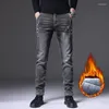 Jeans para hombres Hombres cálidos 2024 Invierno Fleece Slim Straight Grey Stretch Plus Terciopelo Espesar Pantalones de mezclilla Pantalones masculinos regulares