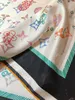 2024 Nueva bufanda Diseñadores de seda para mujeres Moda de primera marca Carta Diadema Pequeña bufanda cuadrada Pañuelo Accesorios Actividad Regalo 90 * 90 cm