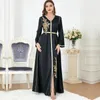 エスニック服の女性ブラックアバヤドレスイスラム教徒のための贅沢ドバイ長袖Vネックファッション刺繍ローブ