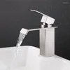 Rubinetti per lavandino del bagno Rubinetto per lavabo a cascata Rubinetti per lavaggio viso con bocca larga e acqua quadrata