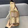 Mochila saco de escola luxurys homens e mulheres estilo casual mochilas grande capacidade carta impressão sólida saco computador satchels