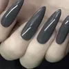 Faux ongles de style occidental gris uni, faux matériau sûr et durable, imperméable pour le port quotidien et les fêtes