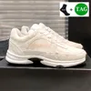 Designer sneakers kvinnor kalvskinn casual skor män vintage mocka tränare reflekterande sneaker män plattform sko cnel vit mocka marin kvinnor lyx läder tränare tränare