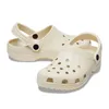 2024New Crocodile Womens Clog Designer Sandals per bambini Slimi per bambini Slide culo Classic Mens Triple scarpe impermeabili bianche Hospital Flat 25