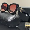 Designer óculos de sol carta polarizada óculos de sol personalidade resistente homens mulheres Goggle Retro quadrado sol vidro óculos casuais com caixa muito bonita