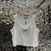 Przycięty zbiornik Top Designer T Shirts for Women Rhinestone Odznaka Modna kamizelka bez rękawów Czarne białe blaty