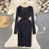 Casual Dresses European and American For Women 2024 Spring Sexig Deep V-ringen Slim Mid-Längd Bright Silk Retro Wrap kjol