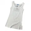 Przycięty zbiornik Top Designer T Shirts for Women Rhinestone Odznaka Modna kamizelka bez rękawów Czarne białe blaty