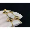 Designer van Clover smycken Fyra Leaf Clover Armband Cleef Cleef Armband 2024 Luxury Pearl 4 Leaf 18K Gold Laser Brand Bangle Charm Halsband Örhängen bröllop W5WH