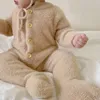 Bebek bodysuits kış doğumlu yükseltmeler sıcak kürk tarama kıyafetleri erkekler için kızlar sevimli ayı ayak onesies şapka bebek kıyafetleri 240119