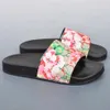 Luxo Womens Mens Floral Slide Sandália Canvas Chinelo Flor Salto Cobra Tigre Verão Praia Sapato Borracha Sliders Mocassins Sandale 10A Designer Sapatos Atacado