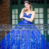 2024 Sexig Princess Royal Blue Quinceanera Ball Gown Dresses 3d Floral Flowers Sweetheart Lace Applicques Pärlor 16 Lång puffy tyll plus size Party Prom Evening Gowns